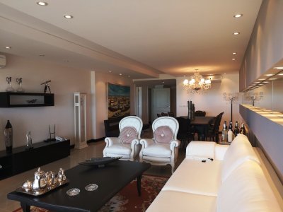 PUNTA DEL ESTE - Brava - Espectacular Venta de Apartamento en primera línea*3 dormitorios