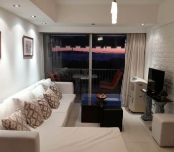Apartamento 2 dormitorios en alquiler de temporada frente al mar en Mansa - Punta del Este