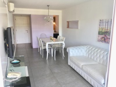 Apartamento en venta y  alquiler temporal en Punta del Este - Zona Roosevelt