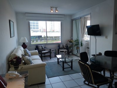 Apartamento en Punta del Este, zona Mansa - Terraza con parrillero