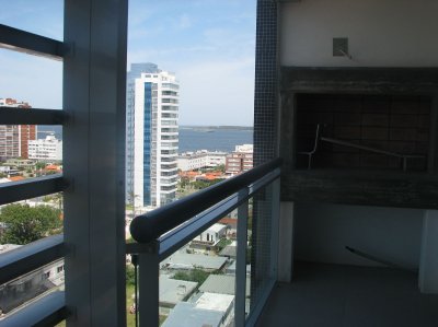 Apartamento en alquiler de verano en Punta del Este, zona playa Brava 2 dormitorios * parrillero
