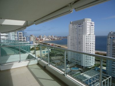PUNTA DEL ESTE, Apartamento en alquiler de verano en playa mansa