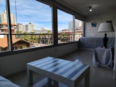 Punta del Este, Alquiler temporal de Apartamento con muy buena ubicación en Gorlero.