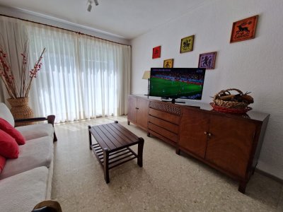 Apartamento en Alquiler de temporada en Punta del Este, Península 2 dormitorios 2 baños, garage