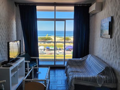 Alquiler de Apartamento con vista al mar, 2 dormitorio 1era fila brava