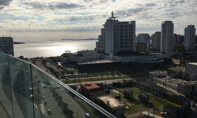 Apartamento en Venta y Alquiler en Punta del Este, Torre con todos los servicios, Piso alto, espectacular vista!