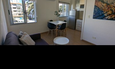 Apartamento en Venta en Peninsula - Punta del Este, Excelente ubicación a 1 cuadra de Gorlero, Bajas expensas, con garage