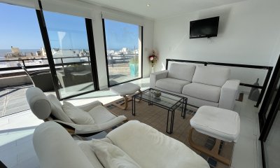 Venta y alquiler temporal de apartamento en Punta del Este, Península Ph, con muy linda vista al mar, 3 dormitorios 2 baños, piscina