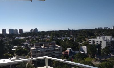 Venta y alquiler de apartamento de 2 dormitorios en Aidy Grill, Punta del Este * Piscina