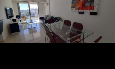 Apartamento de 2 dormitorios en Punta del Este, zona playa brava - Piso alto - Pisicina