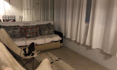 Venta y Alquiler de Apartamento en Playa Mansa, Edificio frente al mar