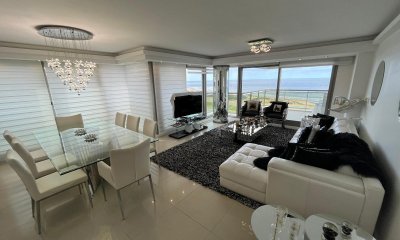 Apartamento en Punta del Este, Zona Brava