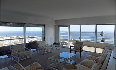 Apartamento en venta  en Punta del Este, Península 2 dormitorios