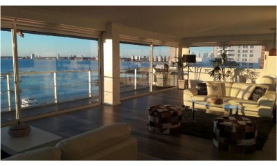 ESPECTACULAR! Vista al puerto de Punta del Este, Venta de Apartamento 6 dorm