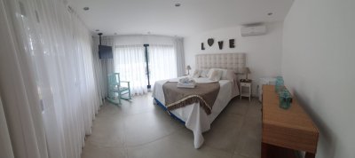 casa en venta en punta ballena, complejo solanas con todos los servicios! - gor27012c
