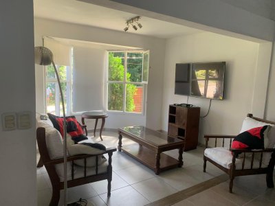 casa en alquiler de temporada en cantegril, punta del este - gor28488c