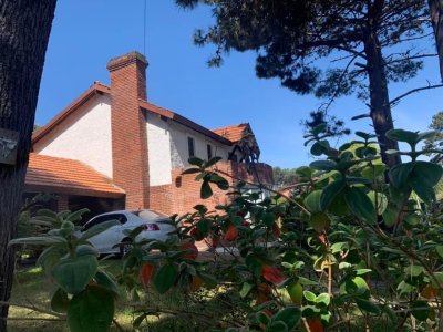 casa en alquiler de temporada en cantegril, punta del este - gor28488c
