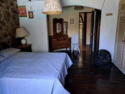 pinares, a metros del mar!!! 2000 m² terreno con piscina, y más de 300 edificados - gor28074c