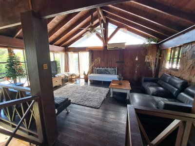 pinares, a metros del mar!!! 2000 m² terreno con piscina, y más de 300 edificados - gor28074c