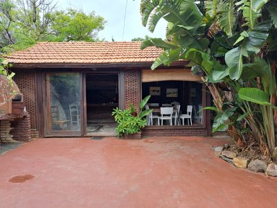 pinares, a metros del mar!!! 2000 m² terreno con piscina, y más de 300 edificados - gor28074c