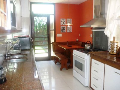 casa en  alquiler temporal en punta del este, mansa - gor18077c