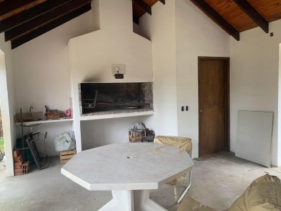 casa en alquiler de temporada en cantegril, punta del este - gor28488c