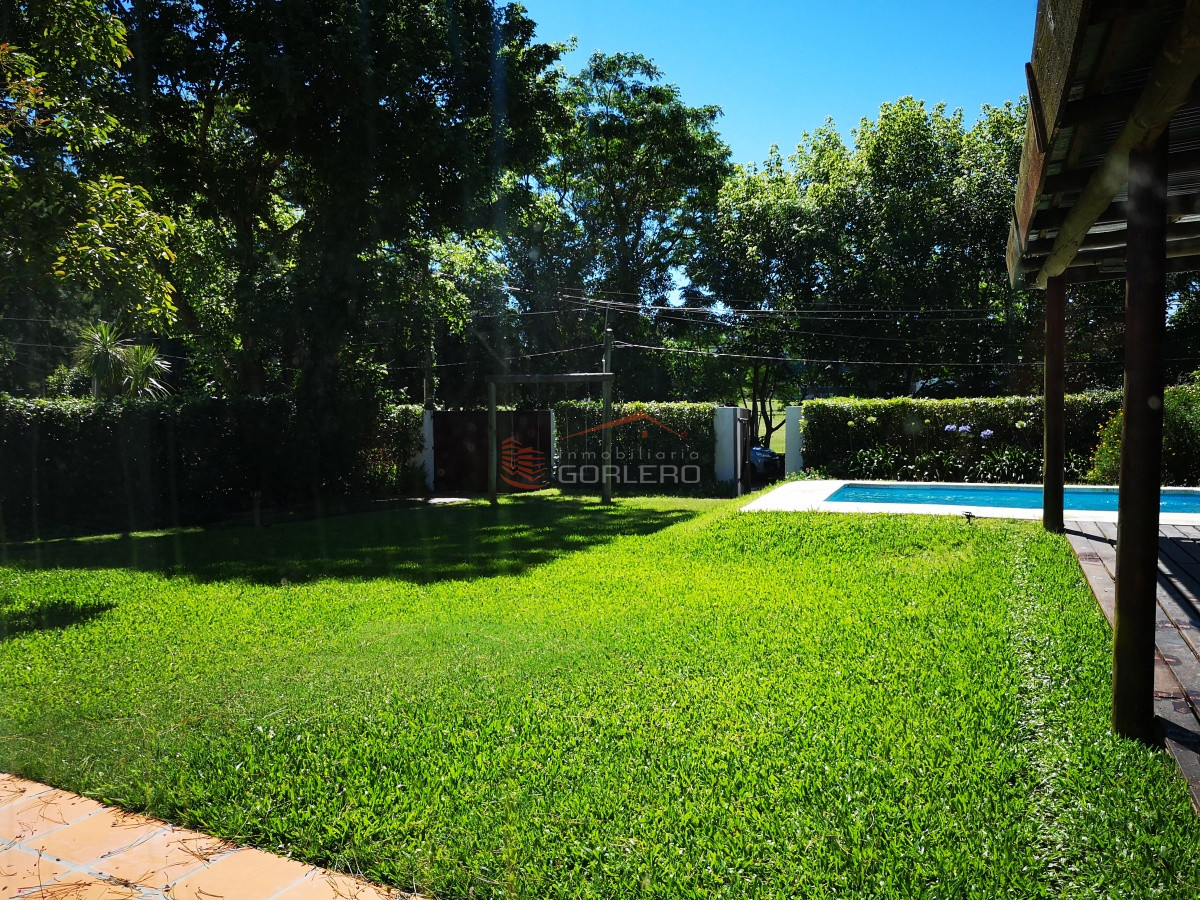 Casa en alquiler de verano en Punta del Este, San Rafael 4 dormitorios + dependencia - Piscina - Barbacoa  - GOR18667C