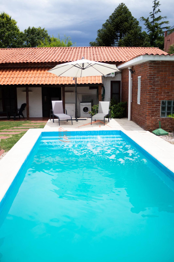 Casa en Pinares - Punta del Este a 900 metros del Mar - Barbacoa y Piscina climatizada