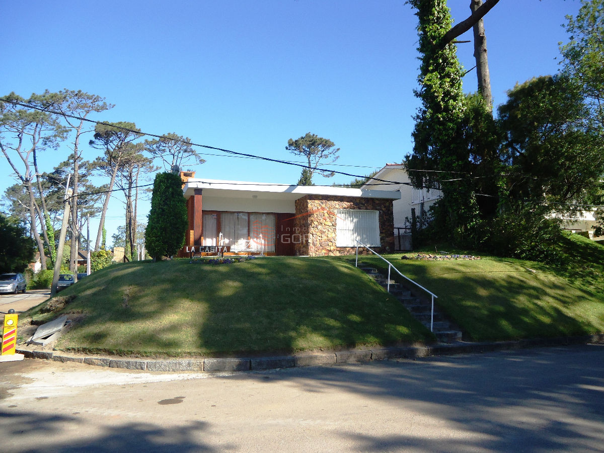 Alquiler de casa en Punta del Este, Playa mansa cerca de la playa
