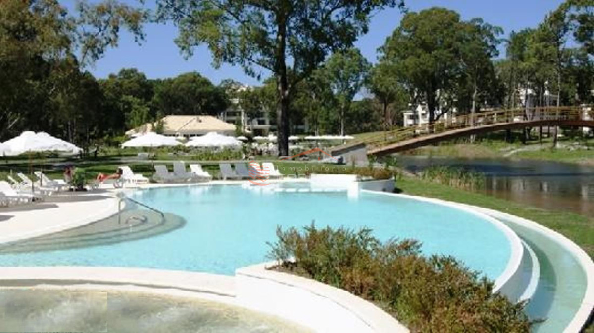 Casa con piscina propia y todos los servicios 