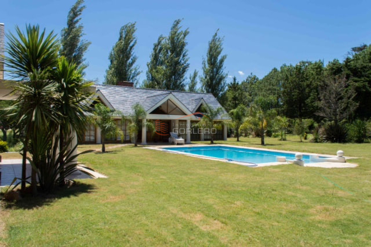 ESPECTACULAR !!! Casa 6 dormitorios, piscina, venta o alquiler en Beverly Hills - Punta del Este