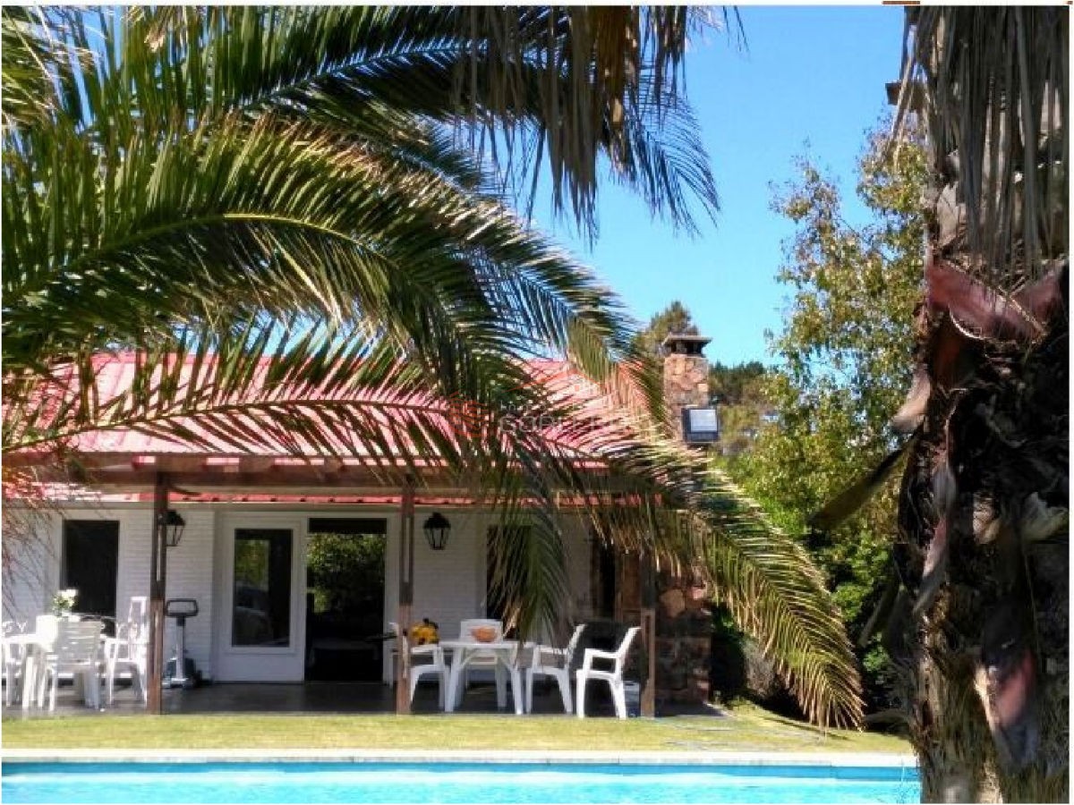 Casa en Alquiler de Temporada en  Punta del Este, Pinares