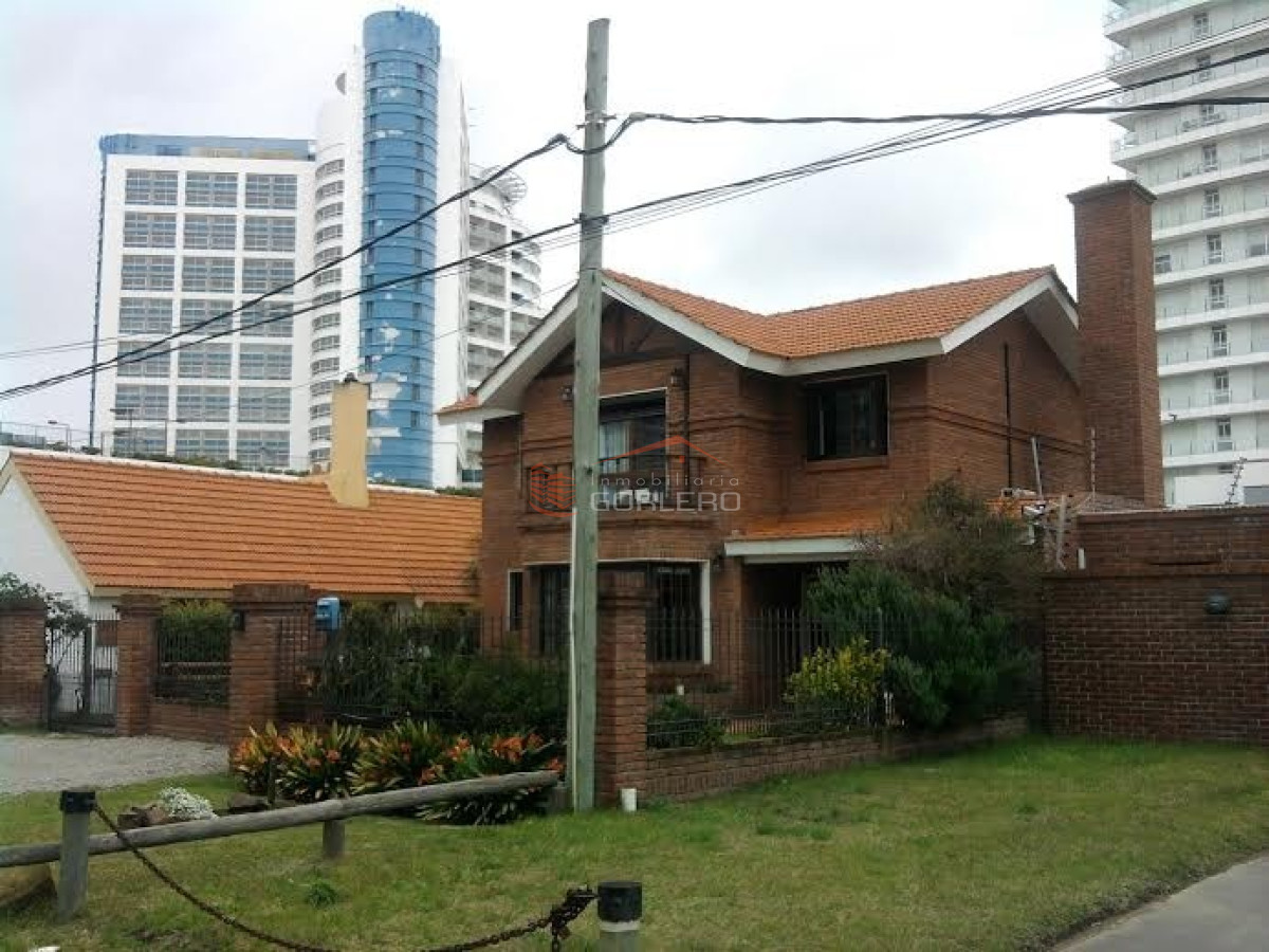 Chalet en  Alquiler Punta del Este,  próximo a playa mansa - GOR19311C