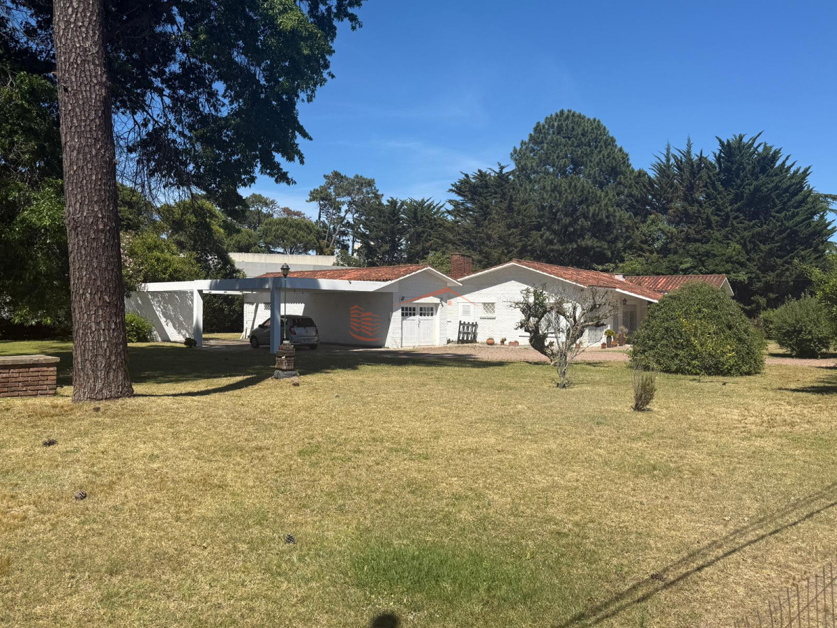 Casa en venta en Punta del Este, zona Cantegril - GOR19492C