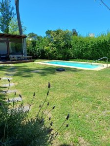 Casa con piscina y parrillero en Alquiler y VENTA en Punta del Este, Montoya, La Barra