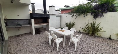 Casa en alquiler de VERANO en Punta del Este, zona Mansa 