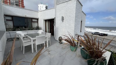 Amplia Casa en Punta del Este, Península - 6 dormitorios 