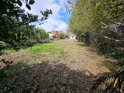 OPORTUNIDAD en San Carlos Venta de Terreno con 3 aptos a reciclar.