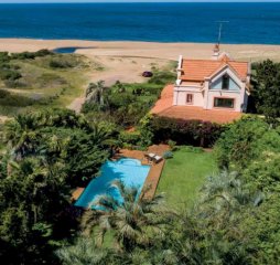 Venta y Alquiler de casa de 5 dormitorios en Punta Ballena