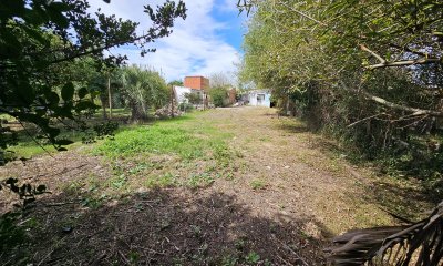 OPORTUNIDAD en San Carlos Venta de Terreno con 3 aptos a reciclar.
