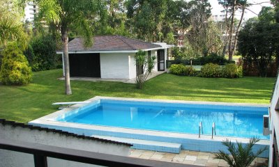 Venta y Alquiler de casa en Punta del Este, zona de Cantegril
