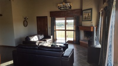 chacra con costa de arroyo a 40 km de punta del este - gor26073h