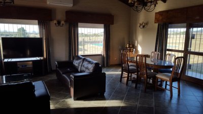 chacra con costa de arroyo a 40 km de punta del este - gor26073h