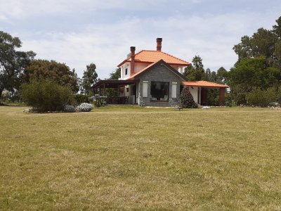 Chacra a la Venta en  Uruguay  a 27 km de  Punta del Este, vivienda con piscina climatizada, huerta, frutales