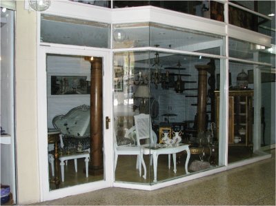 Venta de Local en Punta del Este, Península, bajos gastos