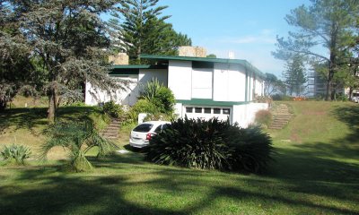 Casa en venta en Punta del Este, Pinares muy cerca del mar.