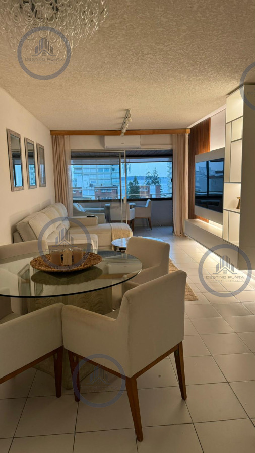 Alquiler de temporada, Apartamento 2 Dormitorios, playa Brava, Punta del Este — fotografía 1