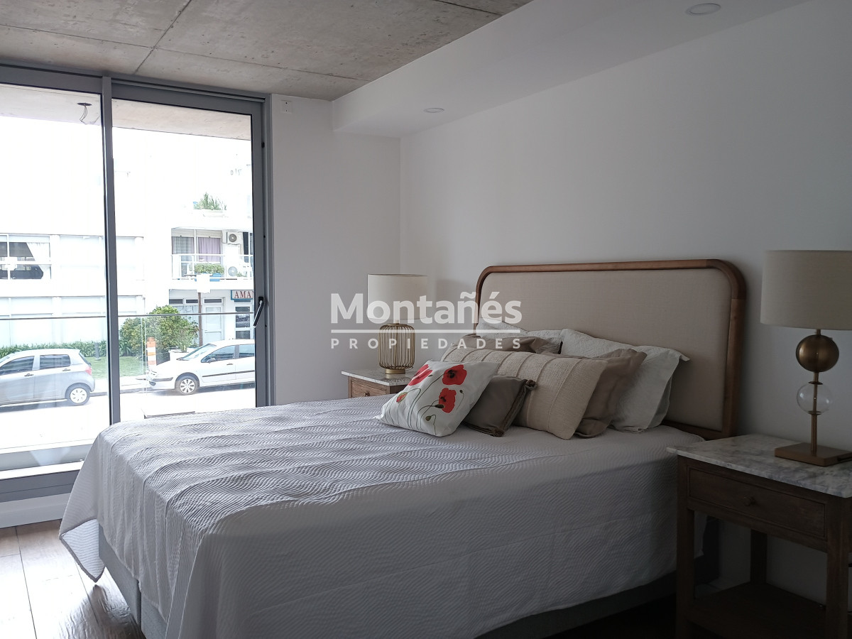 Apartamento ID.10243 - Precio por debajo del Costo !!!, Península Punta del este, Venta 2 dormitorios