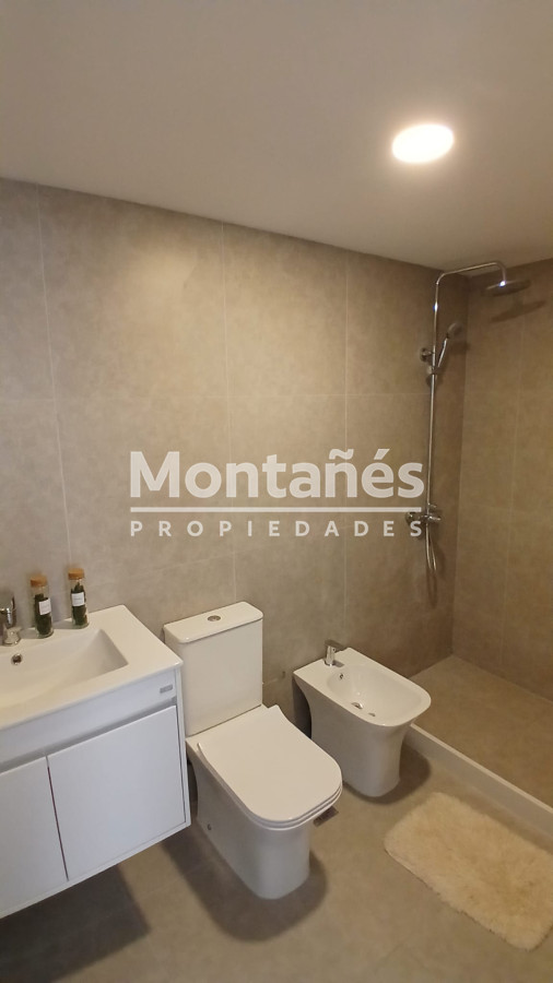 Apartamento ID.10243 - Precio por debajo del Costo !!!, Península Punta del este, Venta 2 dormitorios