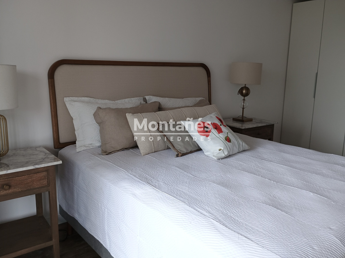 Apartamento ID.10243 - Precio por debajo del Costo !!!, Península Punta del este, Venta 2 dormitorios